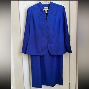 Size 14W 2pc SL Fashions Skirt Suit. Beautifully lined w stunning beadwork.